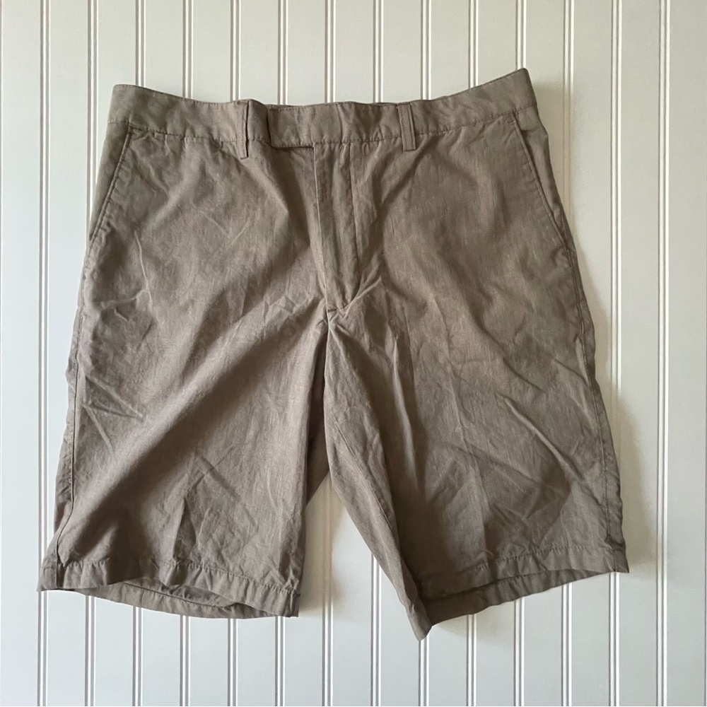 Preowned Tasso Elba men’s shorts like new brown plaid design